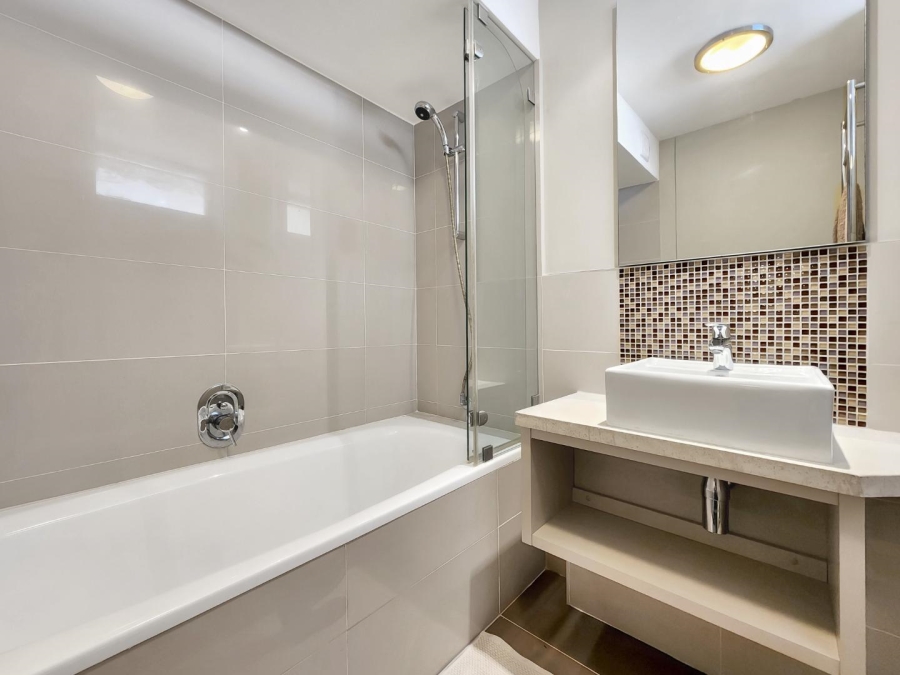 2 Bedroom Property for Sale in Sea Point Western Cape